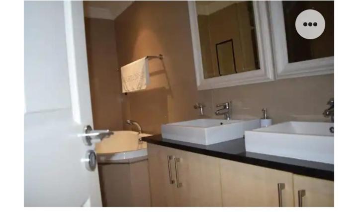 Three And Two Bedroom At The Sails Appartement